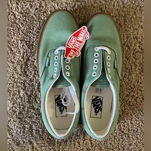 Vans era gum basil/true white